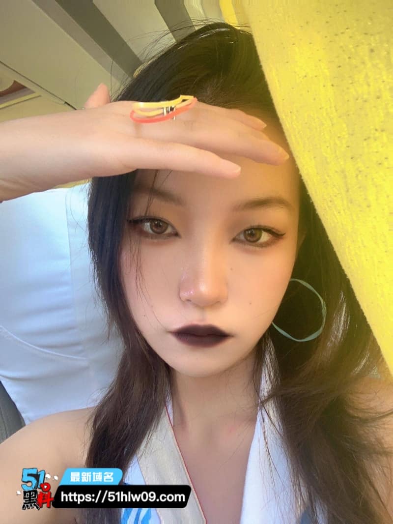 薛晶莹这波反差绝了，传播系大学生在酒店被干到尖叫求饶 传播系美女