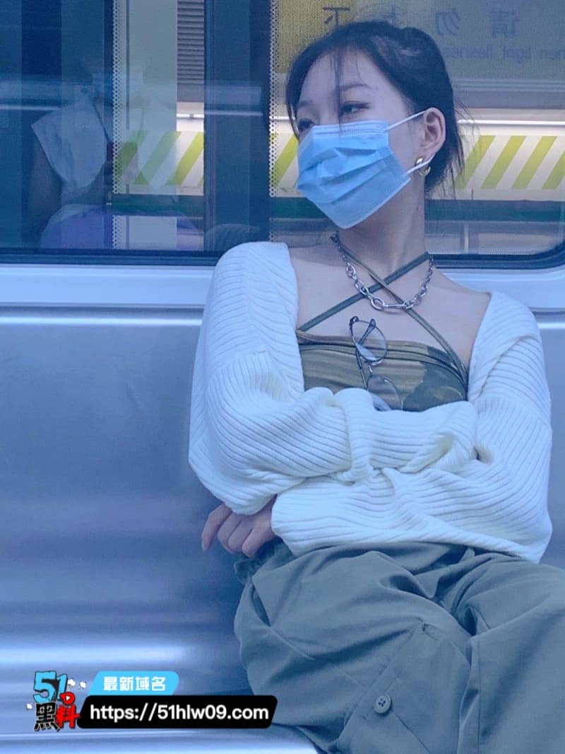 薛晶莹这波反差绝了，传播系大学生在酒店被干到尖叫求饶 爆料