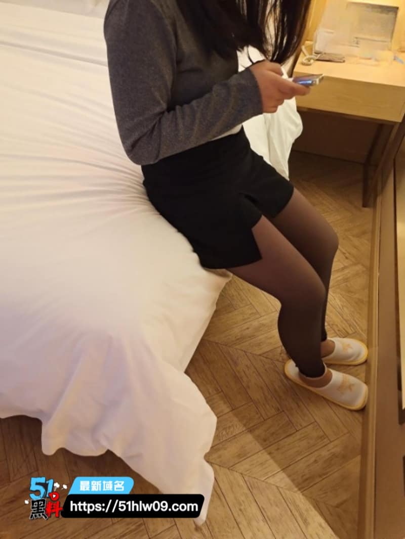 海角社区亲叔叔强上亲侄女被玩到秒出水浪叫求滋润