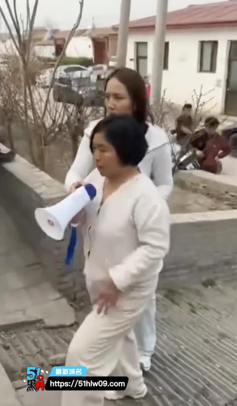 廊坊北陶管营村原配抓小三现场怒吼还没离婚就睡我老公 八卦