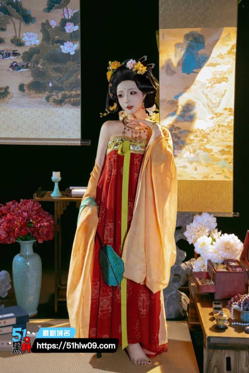 yuuhui玉汇COS唐宫夜宴，贵妃装扮下的美腿诱惑太勾人