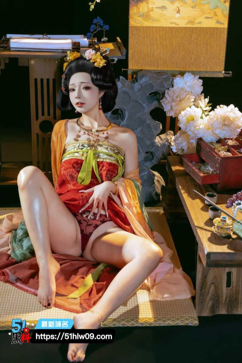 yuuhui玉汇COS唐宫夜宴，贵妃装扮下的美腿诱惑太勾人 福利