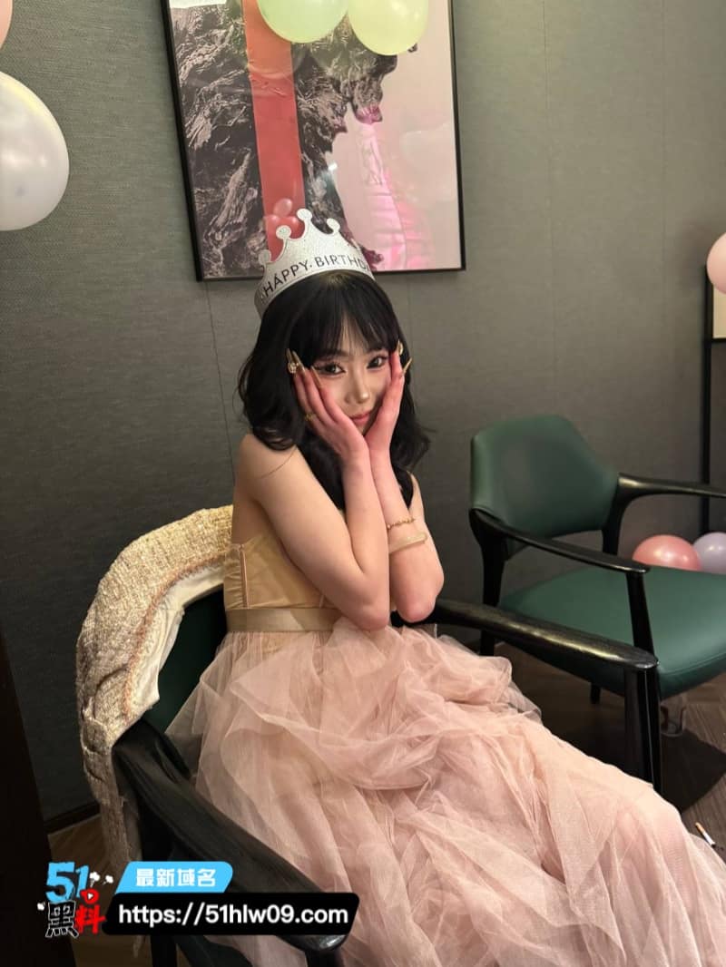 沈阳李佳蓉同居视频流出跪舔体育生男友深喉口水拉丝太顶了 反差女神