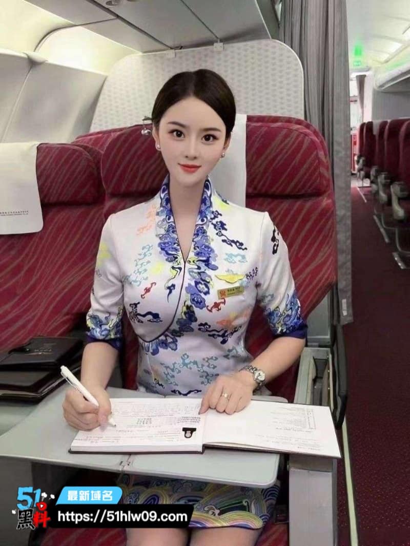 海航见习空姐被兄弟送来尝鲜，这紧致度和反差感真不是盖的 空姐约炮