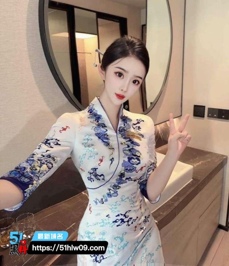 海航见习空姐被兄弟送来尝鲜，这紧致度和反差感真不是盖的 见习空姐视频