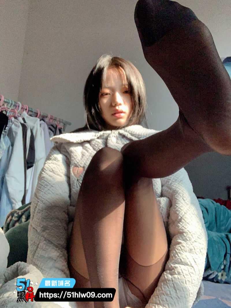 抖音清纯网红私下反差大，偷偷揉奶自慰细节太顶 网红黑料