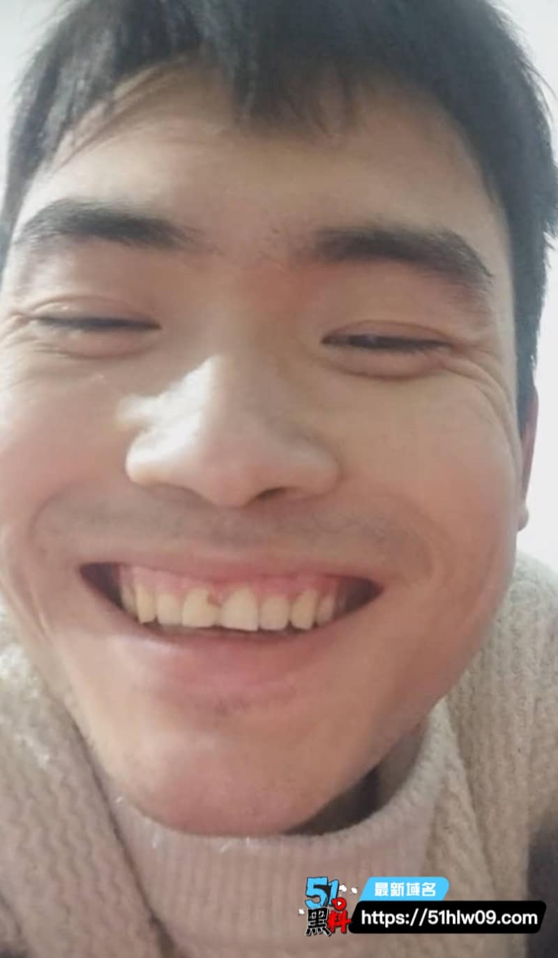 邓贱贱全裸坐轮椅拍视频卖反差太大一个月前还阳光征婚 征婚反差