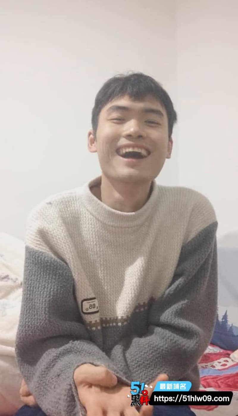 邓贱贱全裸坐轮椅拍视频卖反差太大一个月前还阳光征婚 轮椅男孩