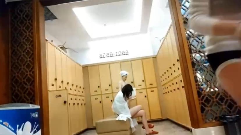 温泉会所偷拍这几个美女真顶,尤其是那个翘臀曲线我盯着看了好久 完整视频在线播放