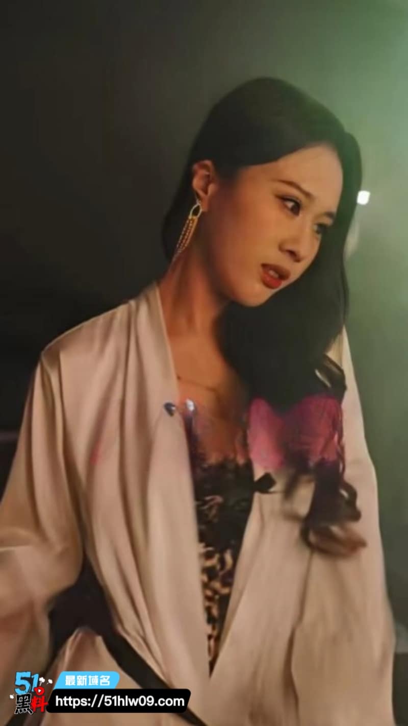 失控边界内幕流出丨两个好闺蜜共享老公这波尺度真的顶 一龙二凤
