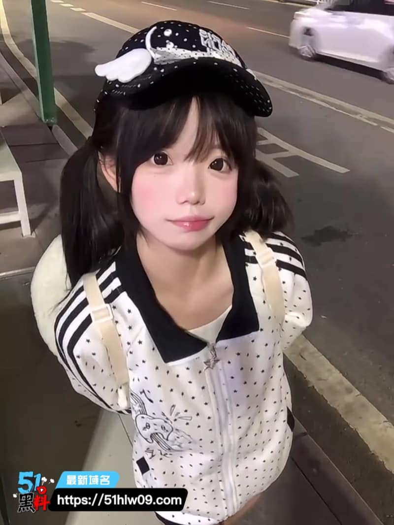 宋依依成都商学院双马尾学姐下海视频流出反差骚到失控 爆料