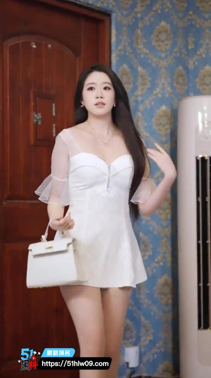 上门小厨内幕流出丨三位极品美女围攻帅厨师尺度直接拉满 福利短剧