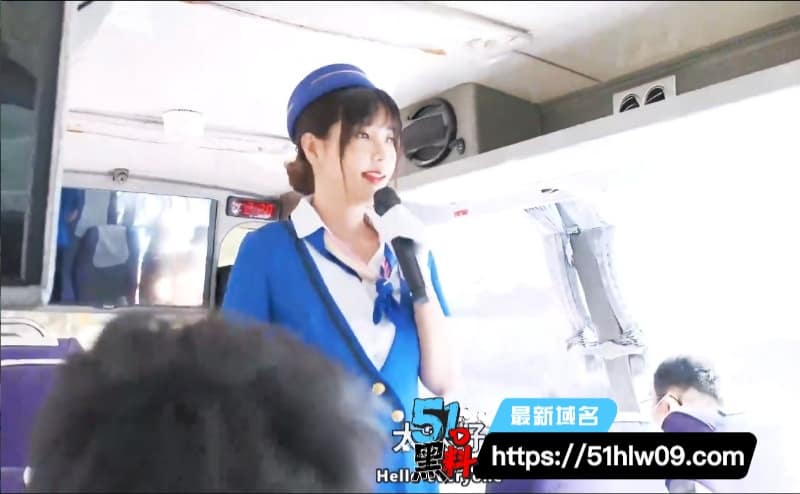 吴梦梦大巴车公开激情这波反差真的顶丨这御姐也太敢在车上玩了