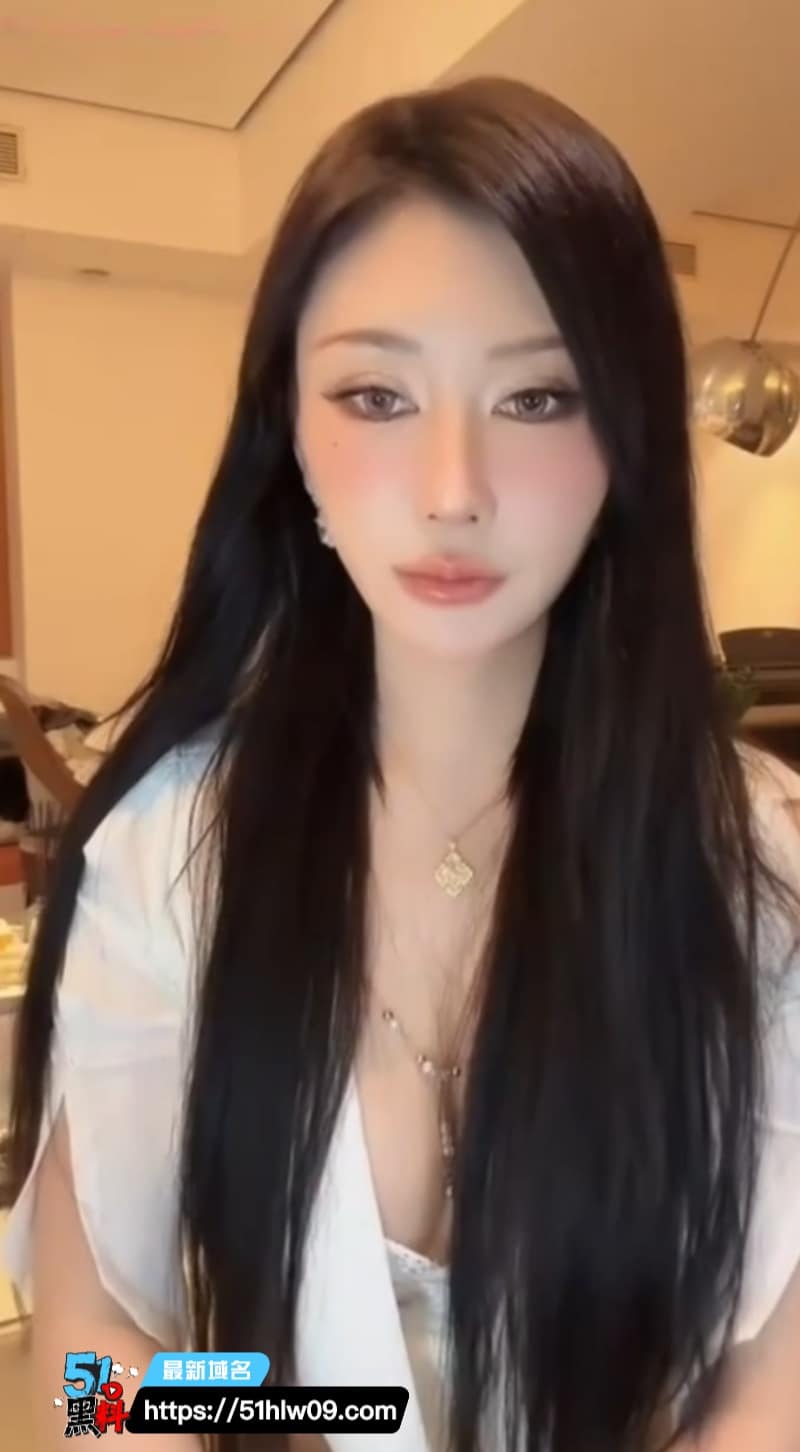 蕾蕾睡醒了这波反差我真没绷住，健身女神私下竟然这么浪 福利