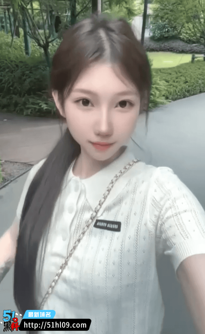 欣欣子复出新作流出酒店双飞嫩模姐妹花被玩到失控 黑丝反差