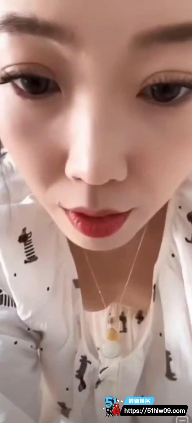 快手网红真空睡衣走光乳头凸起被拍到巨乳晃动太顶了 反差