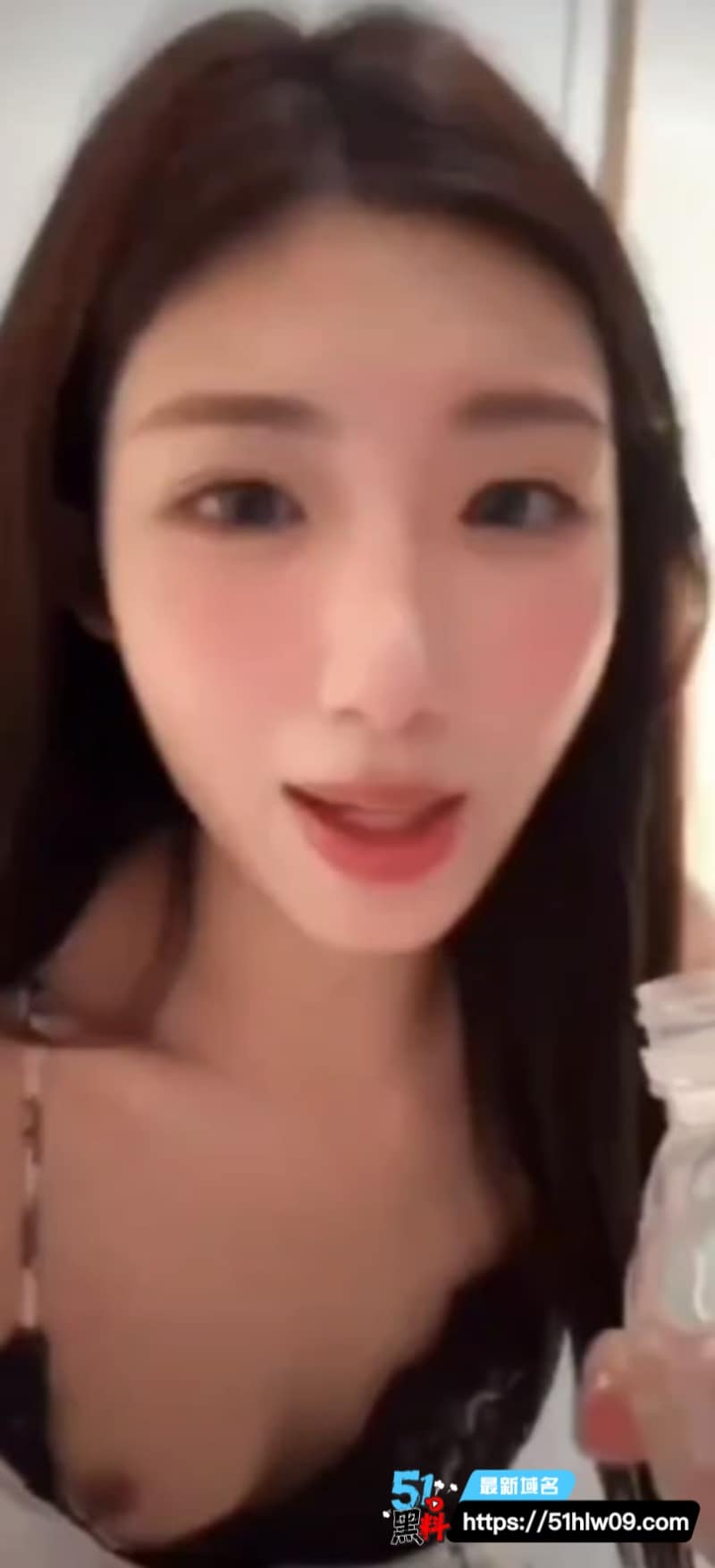 快手网红真空睡衣走光乳头凸起被拍到巨乳晃动太顶了 网红福利视频