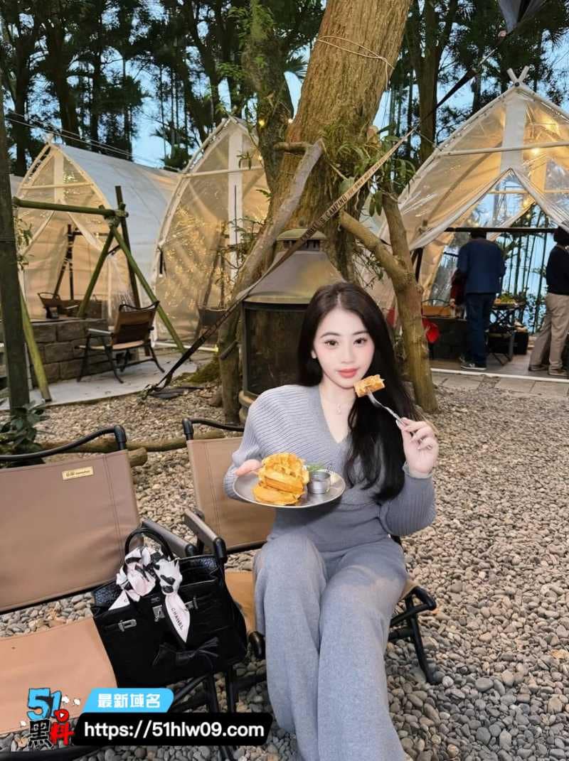 服装店老板娘巨乳视频流出，反差身材把人看呆了 福利视频