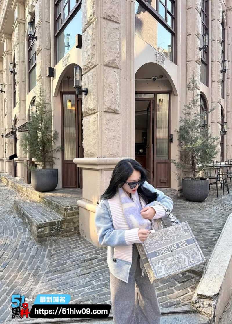 服装店老板娘巨乳视频流出，反差身材把人看呆了 爆料