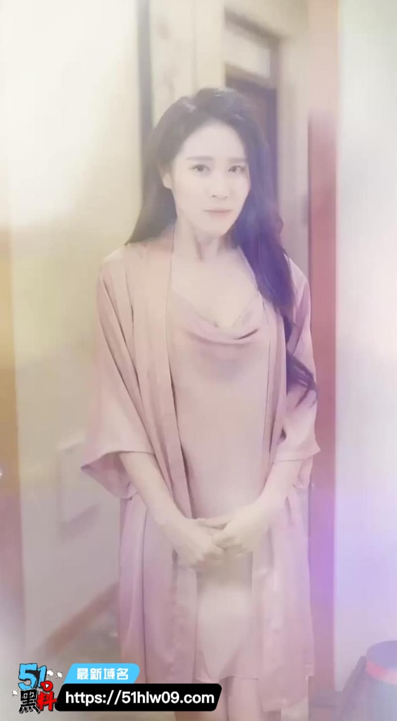 黑夜幽欲侄媳妇黑丝自慰被二叔撞见直接按在床上猛操到失神 内射