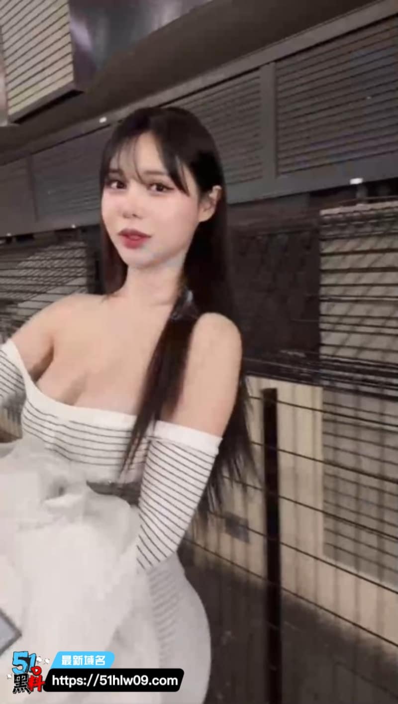 日本站街美女酒店实录丨摘口罩露脸这波反差太顶，职业操守真不是盖的 酒店露脸视频