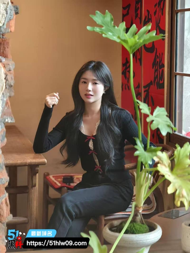 蜜桃臀车震黑丝反差女被无套后入顶到全身抽搐眼神失控 推特