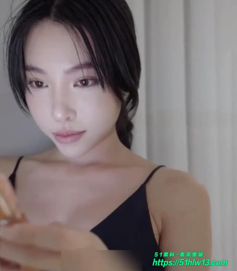 约炮大神私藏极品流出丨初见就在家猛操中出粉嫩紧致太顶了