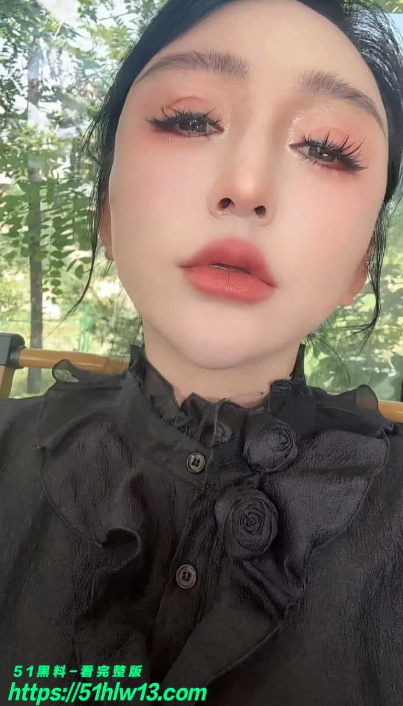 马宝贝高调复出被翻出49秒矿泉水瓶自慰视频反差太大 网红