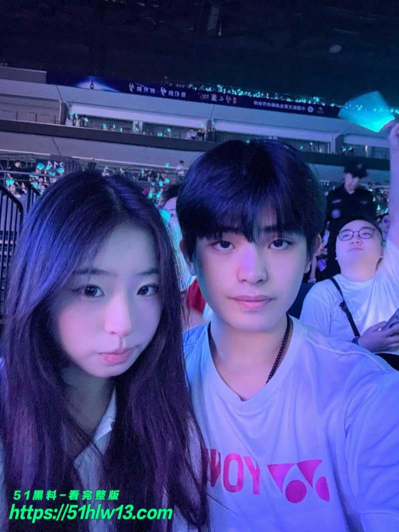 南京高洁私密视频流出丨清纯眼镜妹反差太猛，这波输出真顶 南京福利