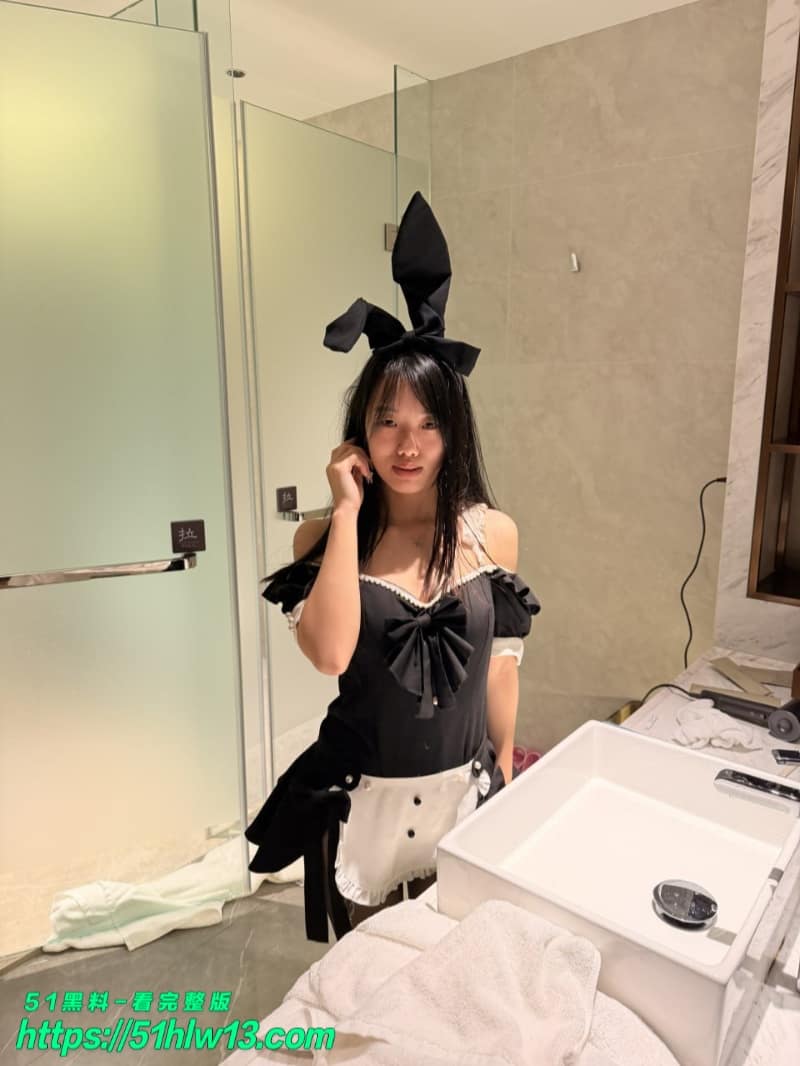 汪晓冉看着像端庄名媛，私下穿兔女郎跪侍金主反差太猛 金主调教