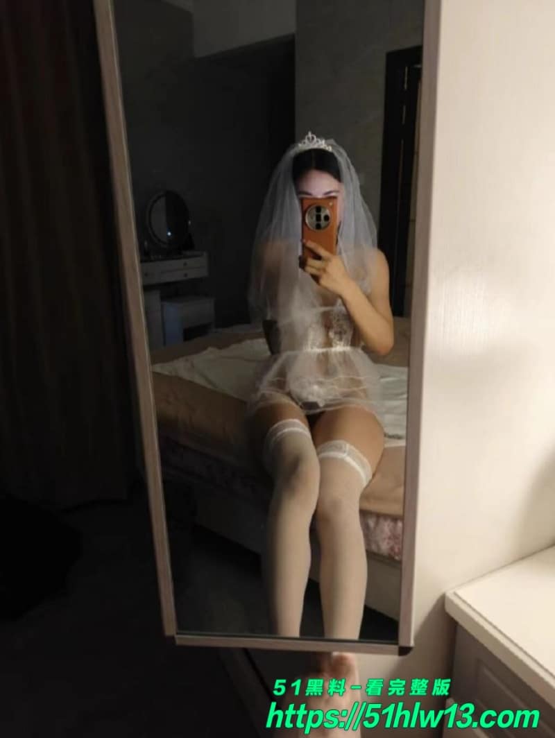 严月酒店约炮实录流出丨满足老公要求竟被金主操到失控 夫妻特殊玩法