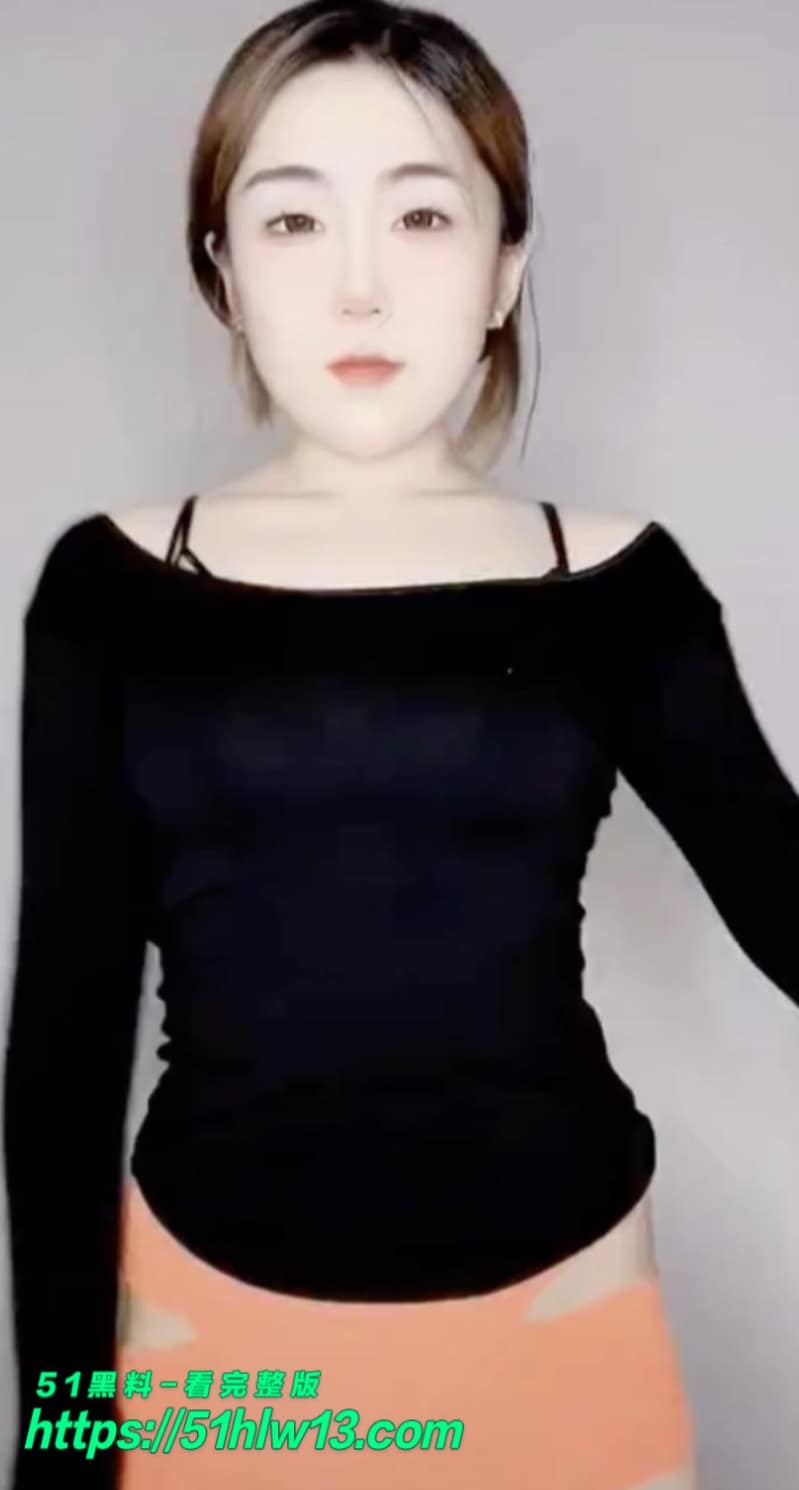 骆驼趾系列近距离才艺丨看着乖巧的女孩私处轮廓这么顶
