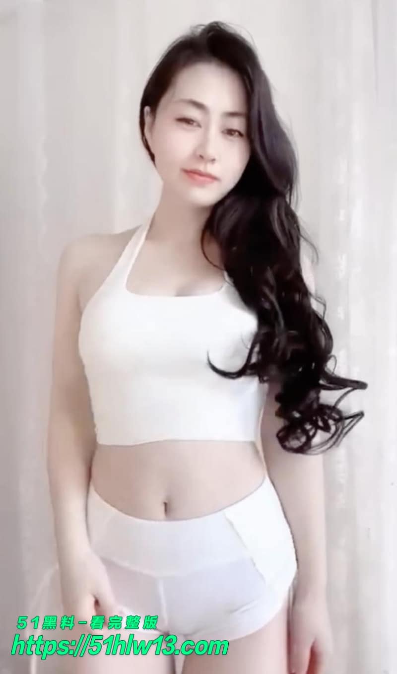 骆驼趾系列近距离才艺丨看着乖巧的女孩私处轮廓这么顶 反差