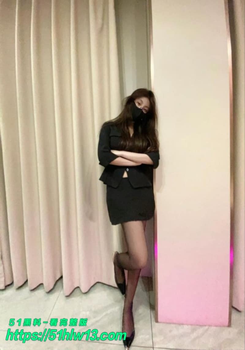 绿帽夫妻真实玩法老婆被单男内射后夹精回家给老公欣赏 反差