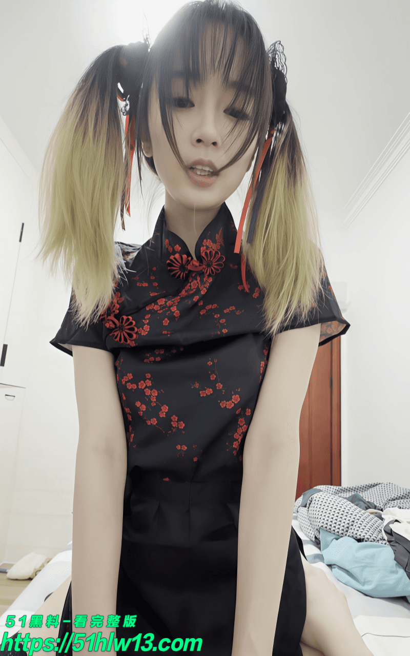 眼镜女友私拍视频流出制服诱惑反差极大骑乘后入猛顶眼神迷离 网红