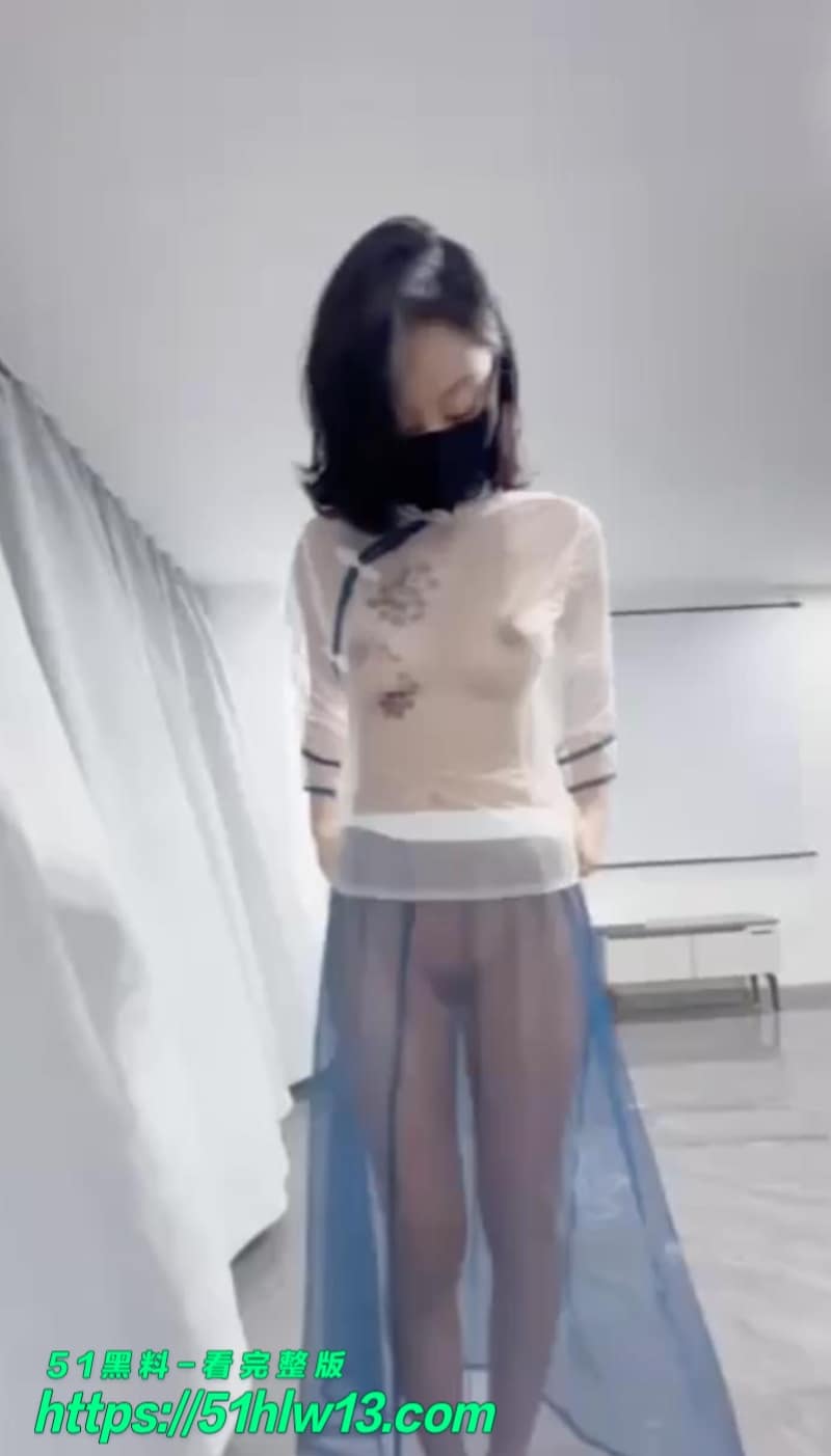 海角社区亲姐偷情内幕，被姐夫视频查岗时竟在口交 反差