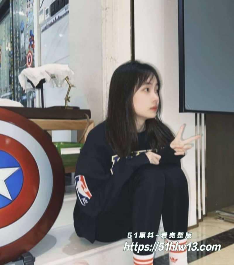 吕静雯看着像个纯情护士，私下为转正被操到翻白眼 护士偷情