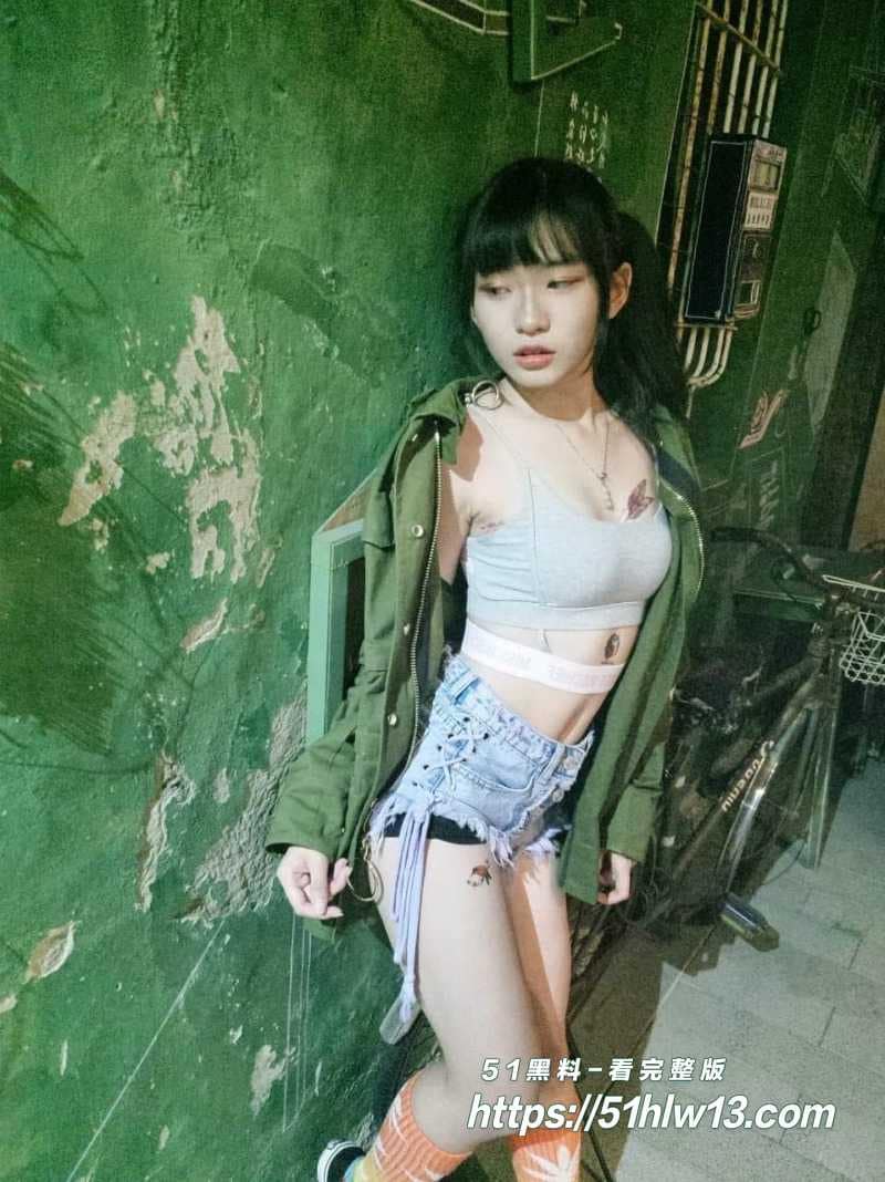台湾嫩妹卧室私密视频流出丨粉色蕾丝低角度拍得太绝了