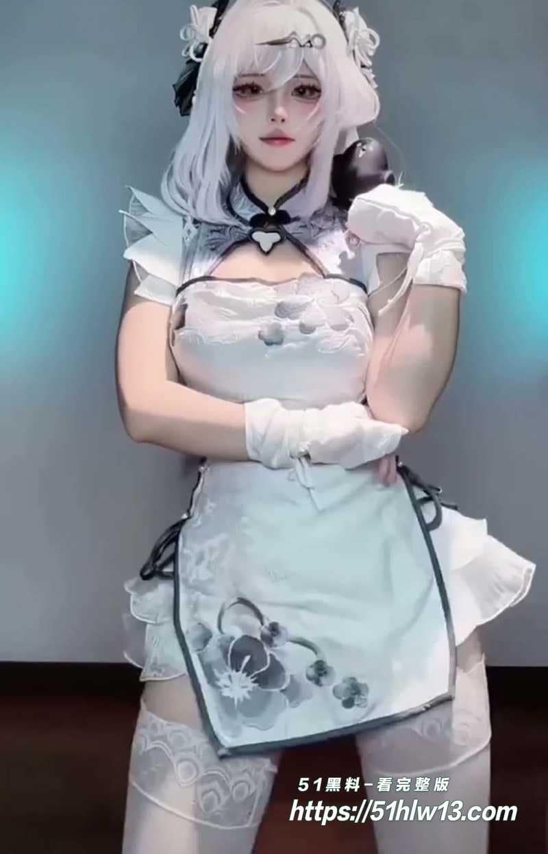 银发旗袍女私密视频流出丨撕开裙摆猛扣白浆喷一脸 旗袍撕开