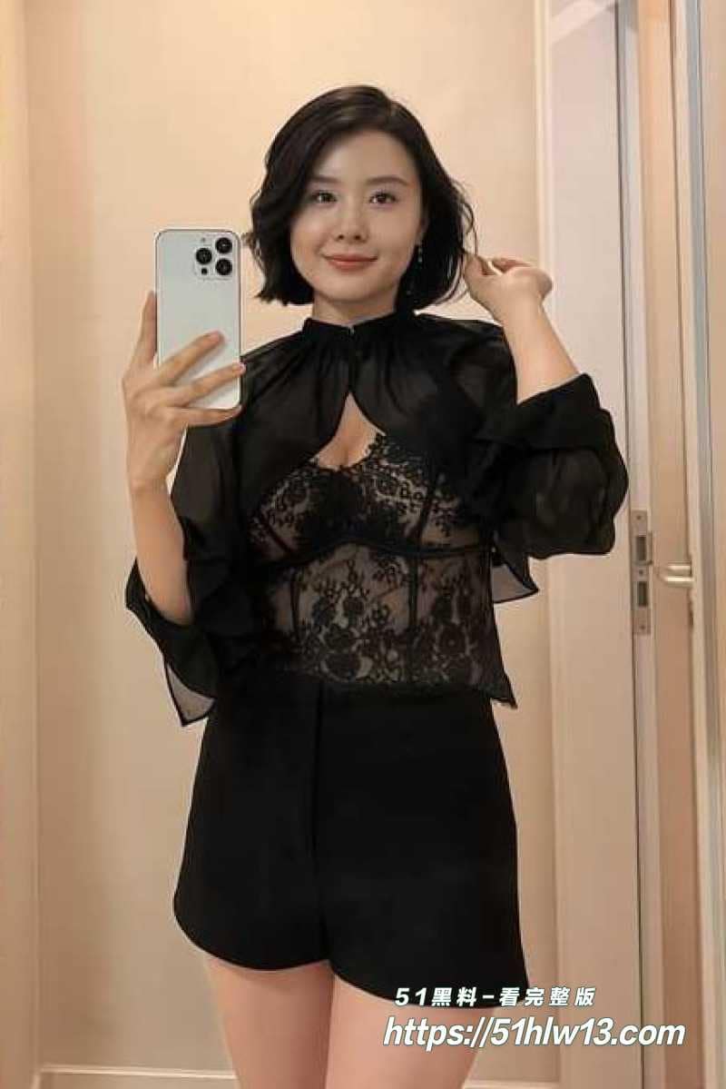 闷骚嫂子睡衣被掀开无套后入被顶到眼神失控淫水顺腿根狂流 内射视频