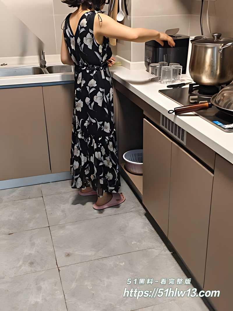 俏妈妈私密视频流出这波69尺度真绷不住，后面还有更猛的