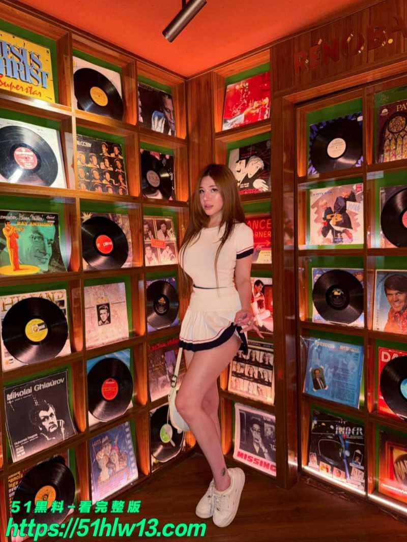 MSPUIYI萧佩儿酒店激战视频流出，马来西亚女神私下反差太顶 MSPUIYI视频