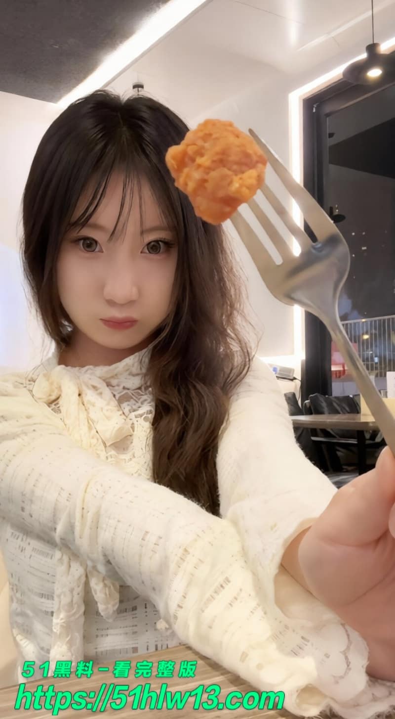 河北刚毕业小美女Tinder约炮私藏，这反差骑乘我真的看呆了