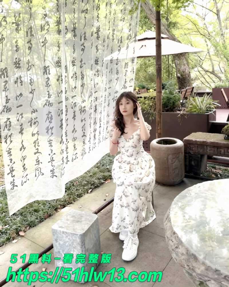 河北刚毕业小美女Tinder约炮私藏，这反差骑乘我真的看呆了 女上位视频