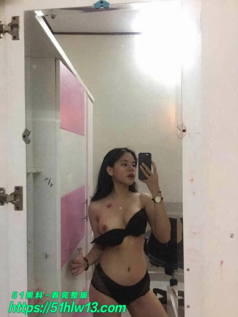 越南大奶妹下海视频被爆，这波后入猛操我真没绷住 越南美女爆料