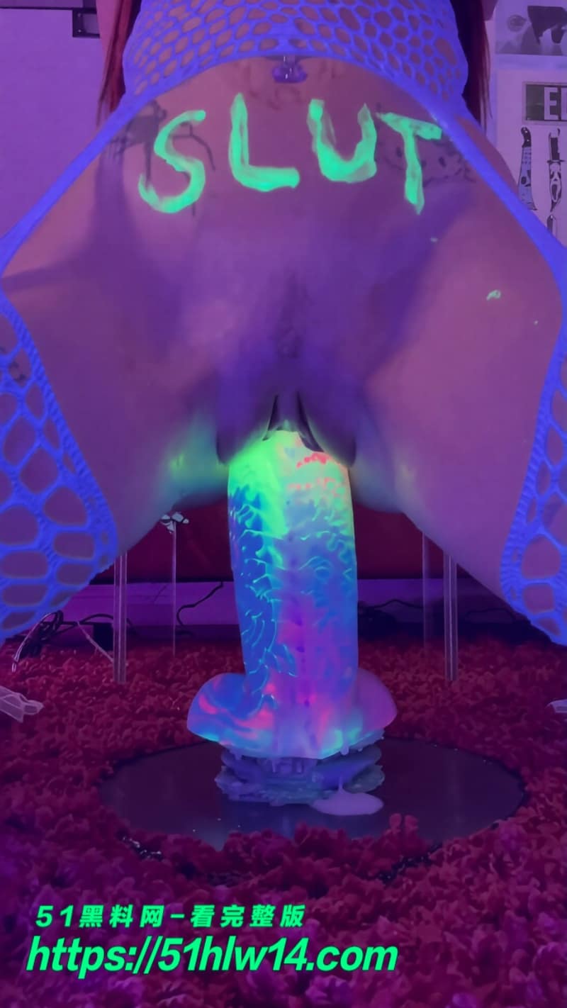 Ellexxaurus红发尤物私下玩这么野丨夜光棒暴力猛插到身体痉挛喷白浆