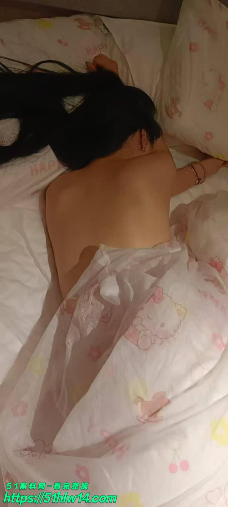 王磊医生朋友圈爆料，天天跟90后护士做爱到腿软，这反差太顶了 反差视频