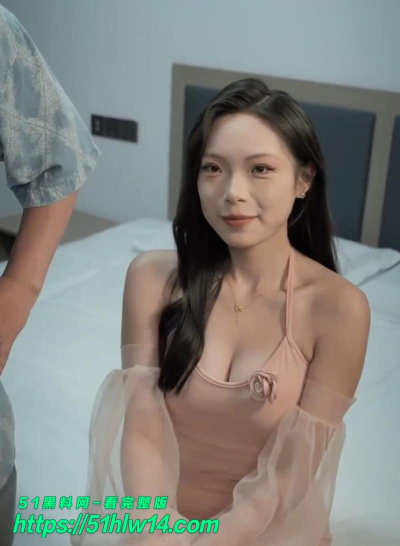 邓依灵陈梓晴绝处逢春反差对戏被拍到眼神失控身体紧贴 擦边短剧