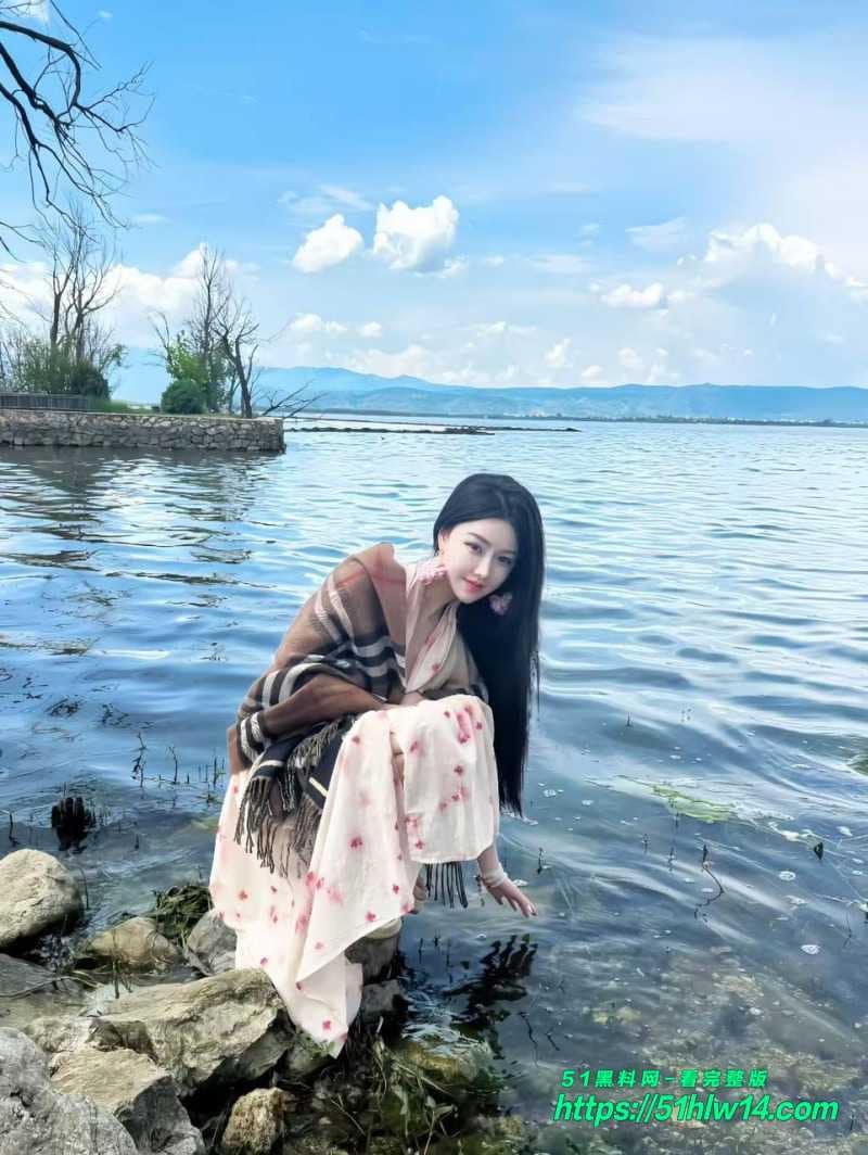 好家伙抖音御姐黑丝自慰这波私拍我是真没绷住，玻璃器具猛插太顶了