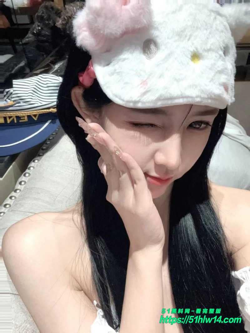 好家伙抖音御姐黑丝自慰这波私拍我是真没绷住，玻璃器具猛插太顶了 反差
